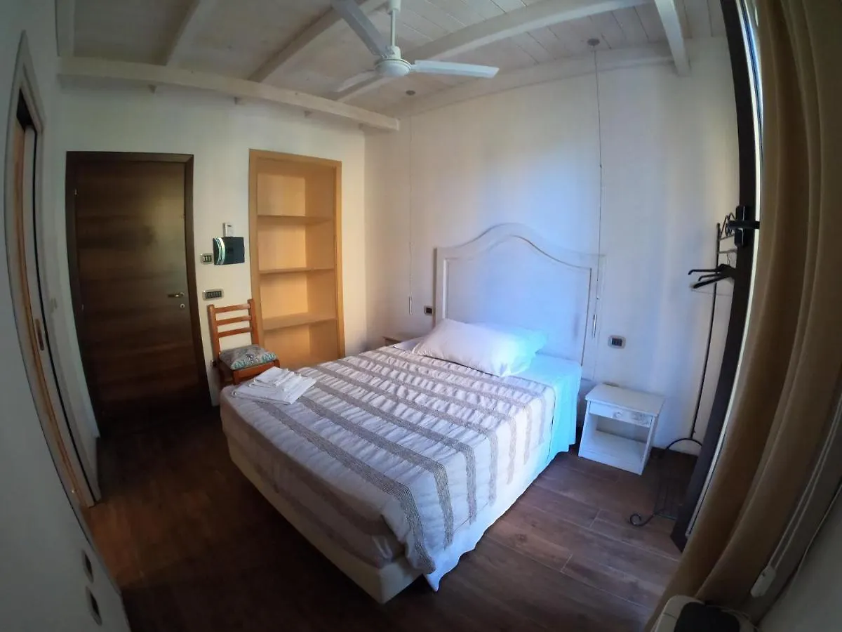 Villa La Conchiglia Rooms Кала-Либеротто