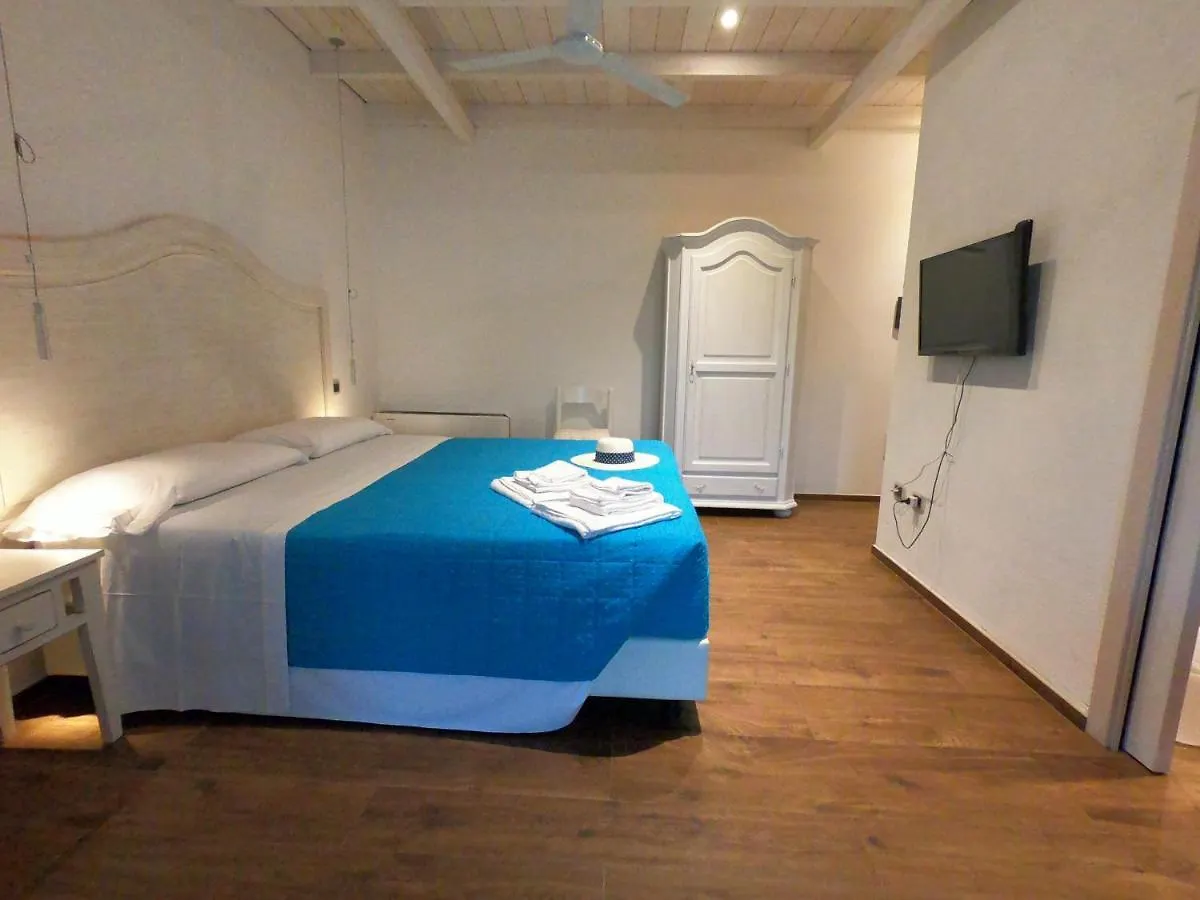 Villa La Conchiglia Rooms Кала-Либеротто 3*,